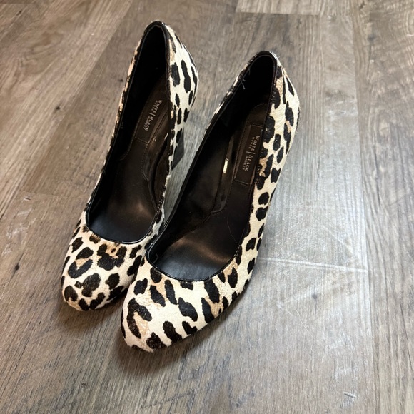 🐆 White House Black Market Leopard Print Pony Hair Heels - Picture 1 of 5